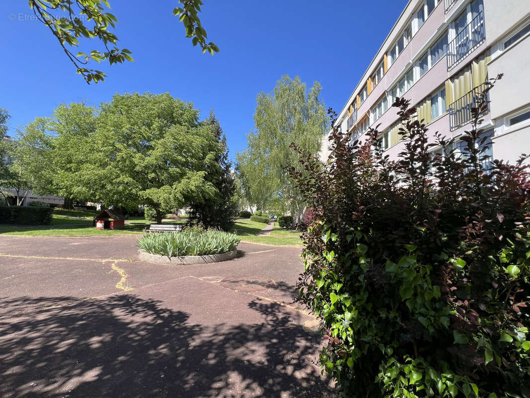 Appartement à JOUY-EN-JOSAS