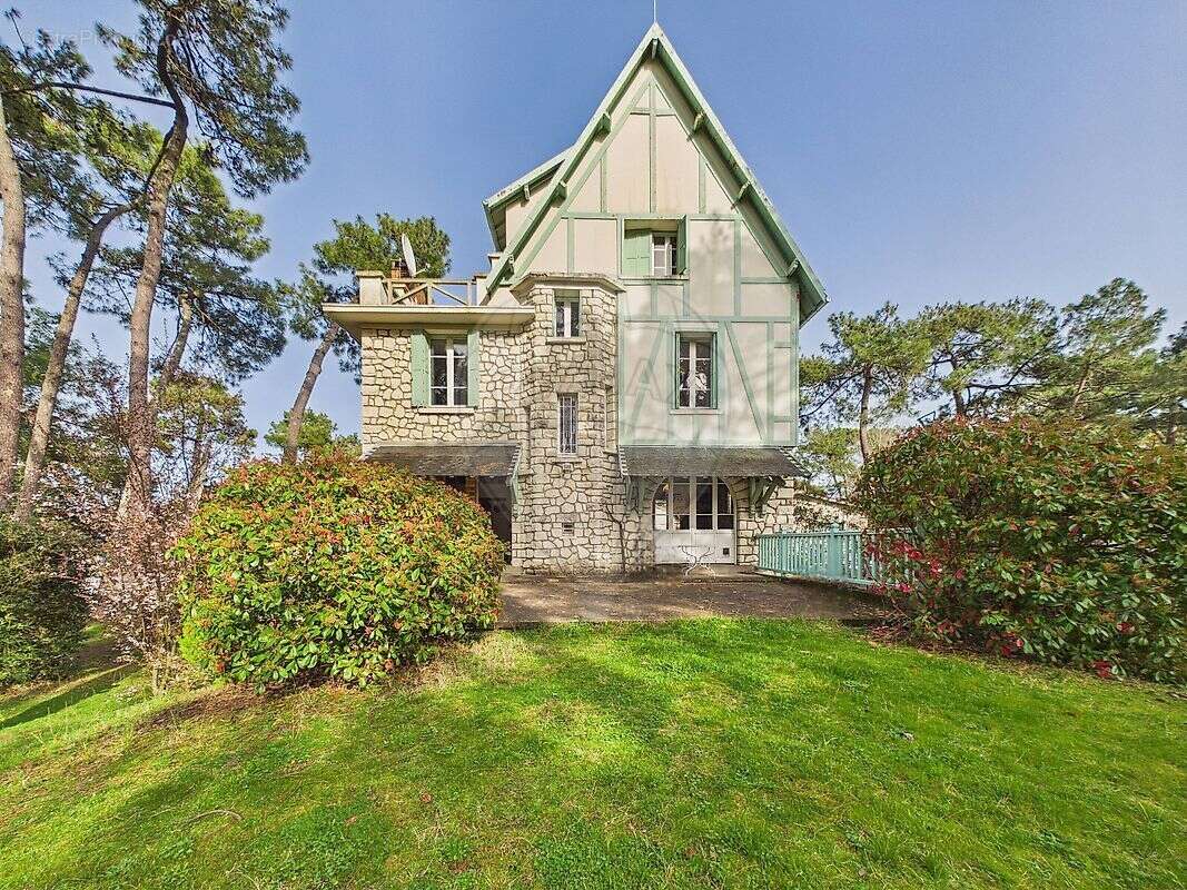 Maison à LES MATHES