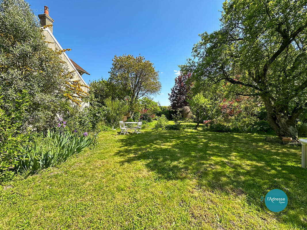 Maison à VERT-LE-PETIT