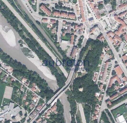 Terrain à LE PONT-DE-CLAIX