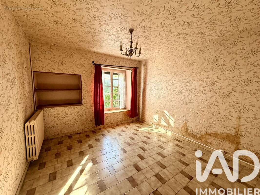 Maison 176 m² à Saint-Ay  - photo 7