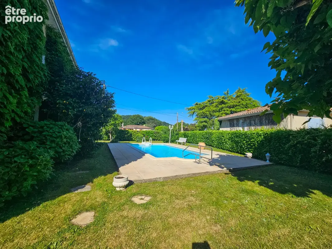 Saint-Philippe-du-Seignal : Maison familiale avec piscine sur parc arboré - photo 25