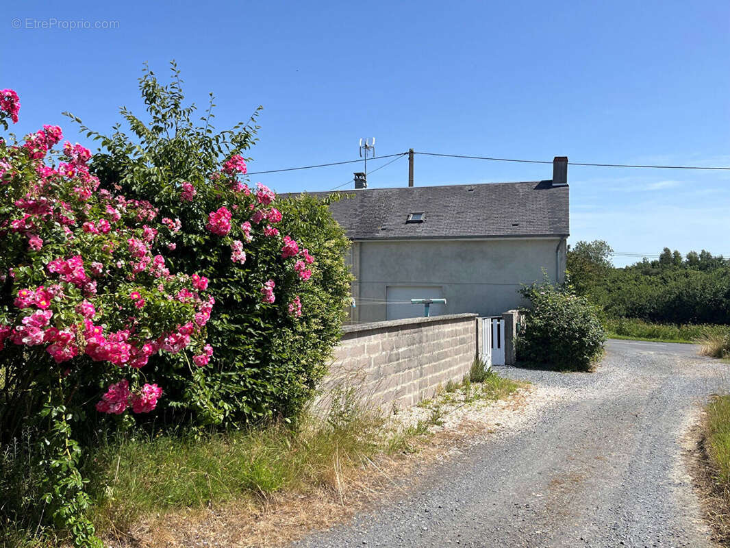 Maison à LE MOLAY-LITTRY
