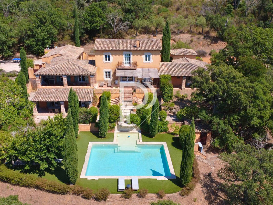 Maison à PLAN-DE-LA-TOUR