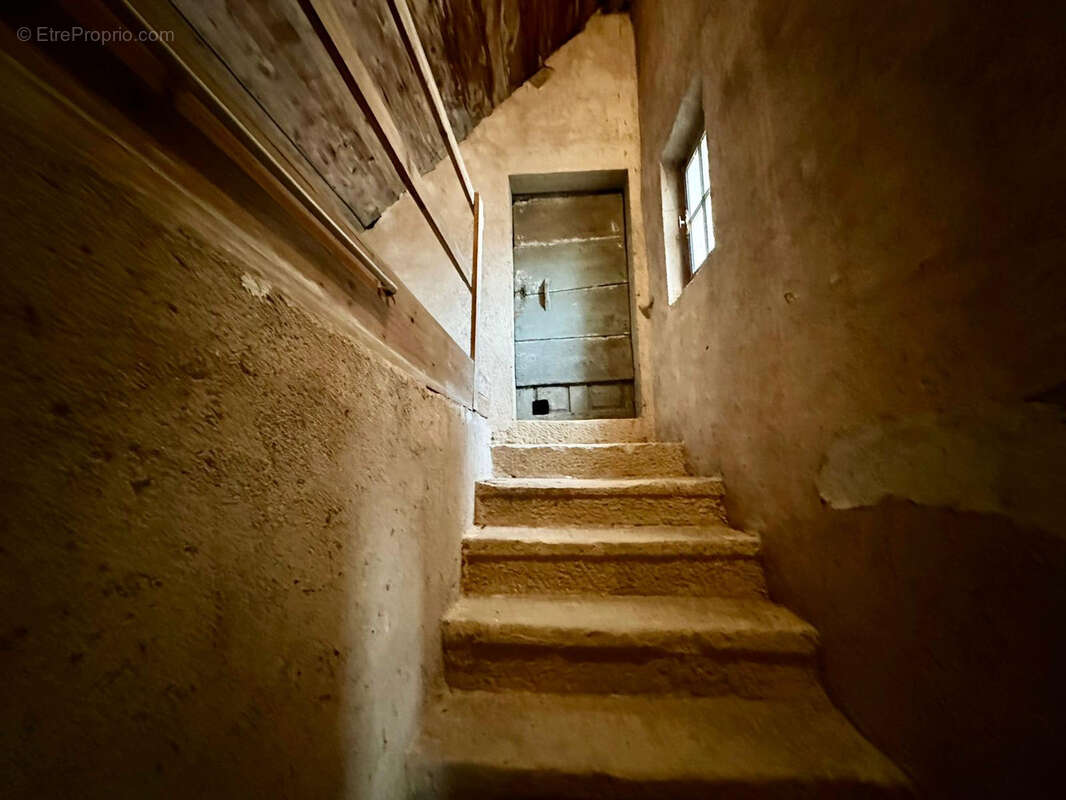 Maison à GRANGES-LE-BOURG