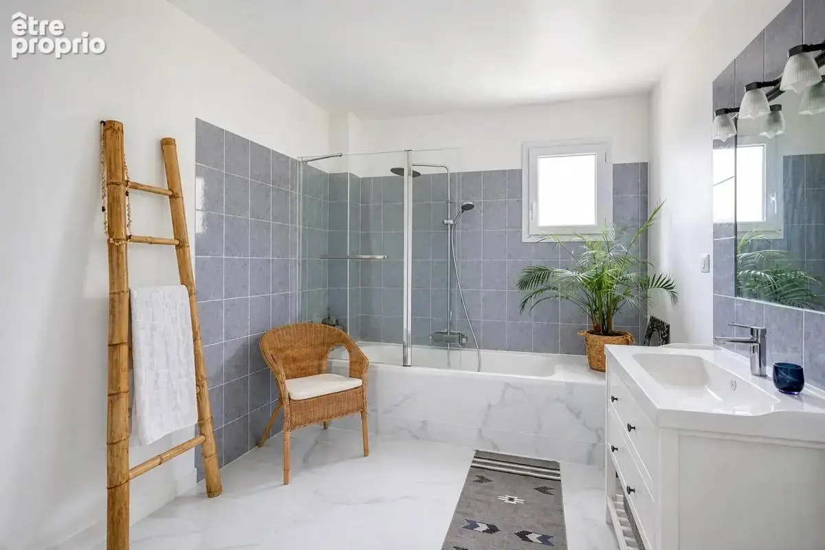Maison de 4 pièces de 112 m² à Décines-Charpieu - photo 10