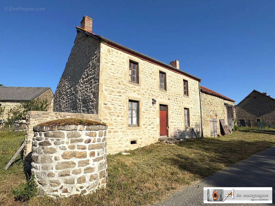 Maison à SAINT-MARCEL-EN-MARCILLAT