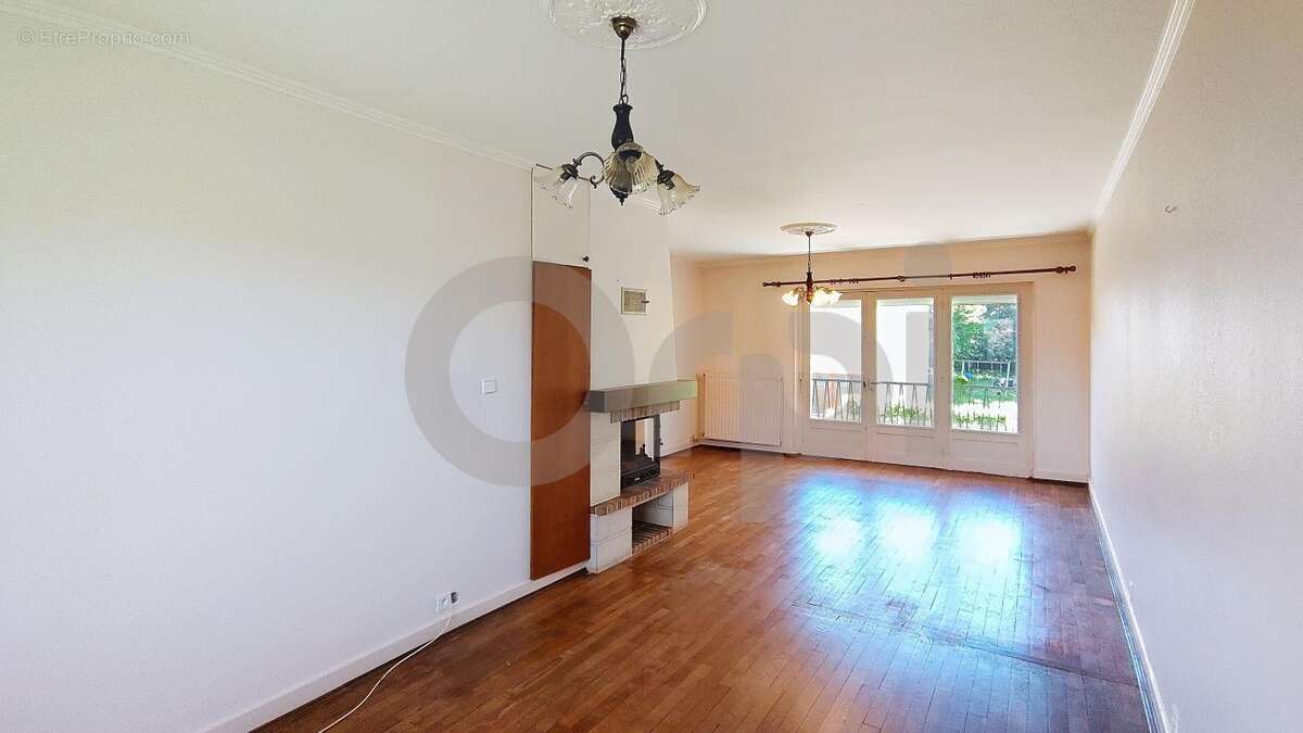 Maison à TERRASSON-LAVILLEDIEU