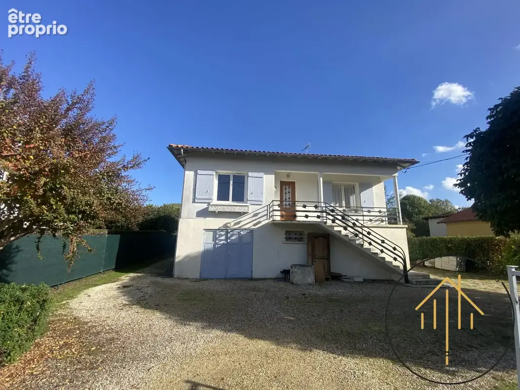 Maison 5 pièces 132 m² à vendre à Chalais (16210) - photo 1