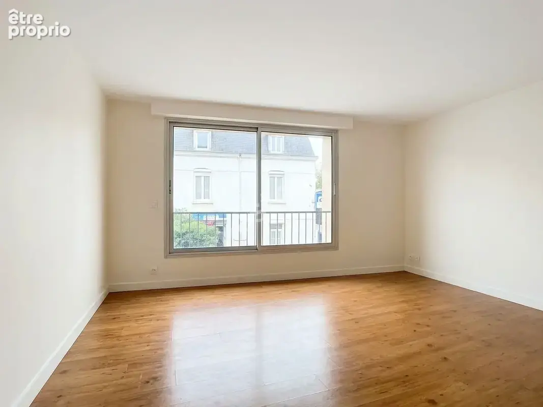 Immeuble à vendre à Pont Rousseau - 8 pièces, 208 m² - photo 1
