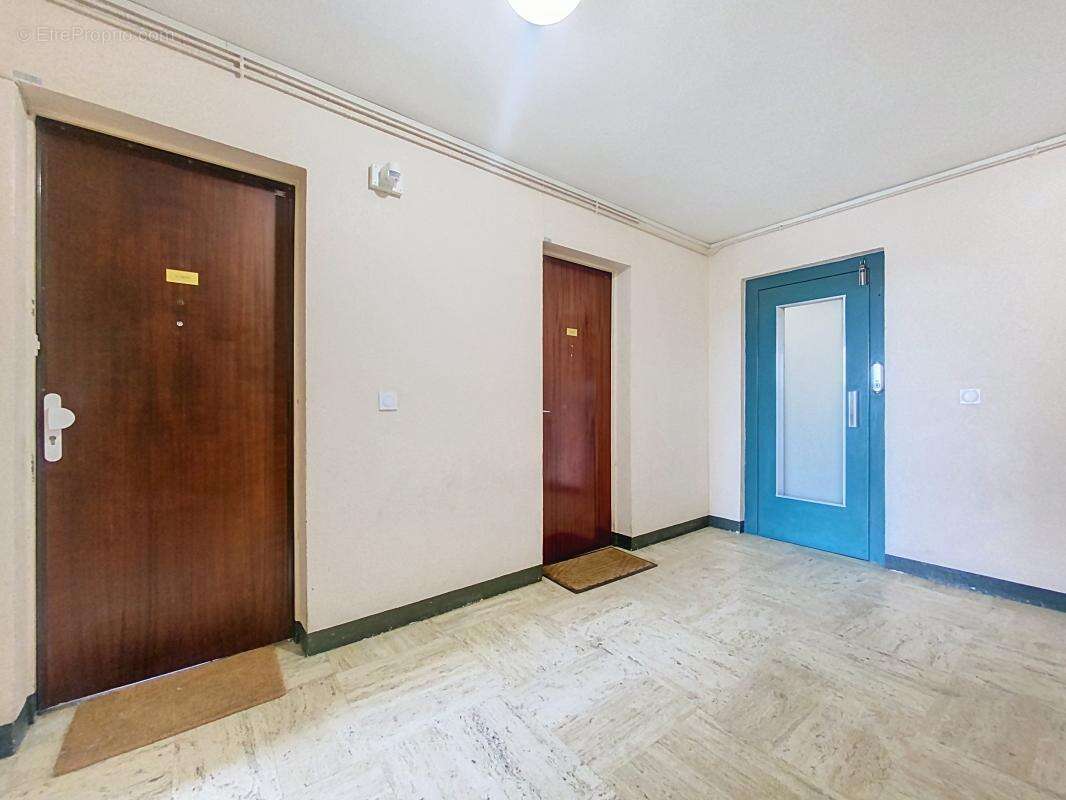 Appartement - 2 Chambres - Possibilité 3 - Balcon - Jolie vue dégagée - Résidence sécurisée - Proche commodités - photo 7