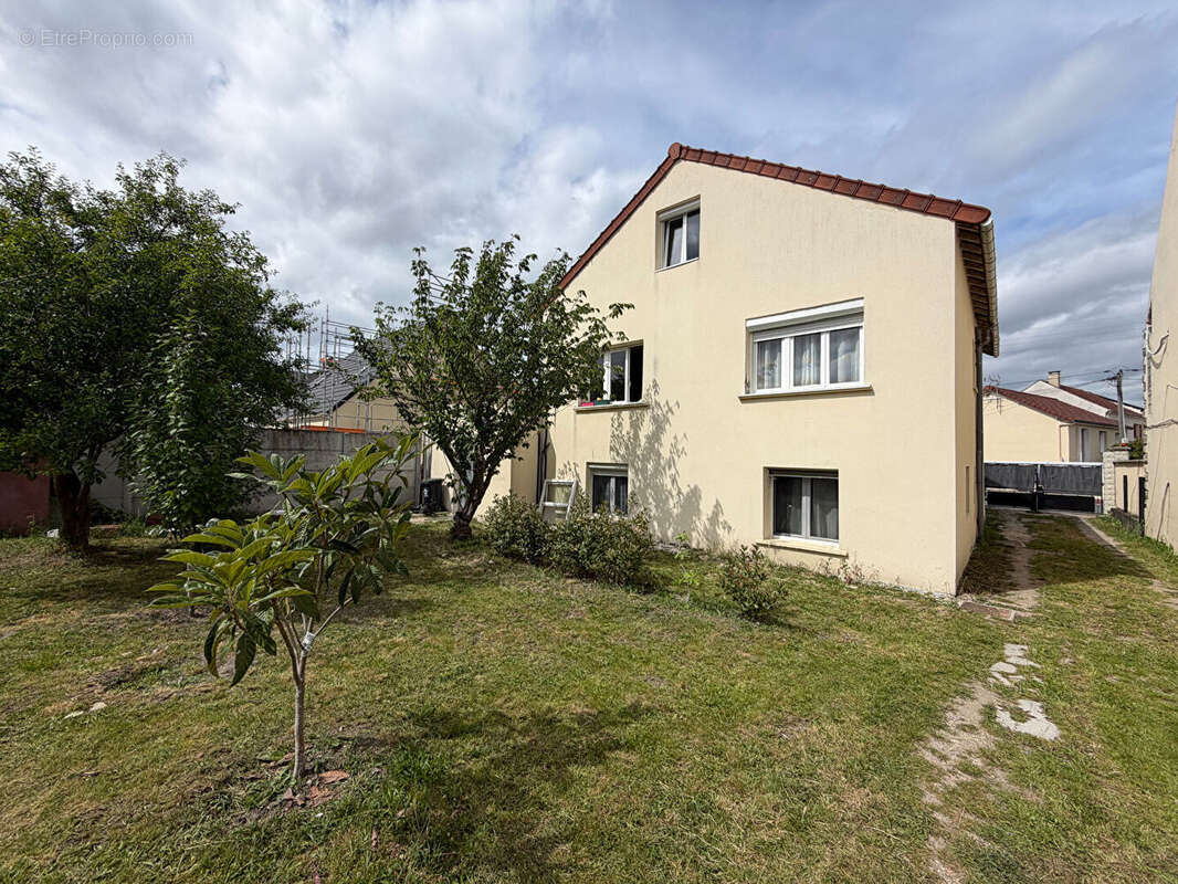 Appartement à LE BLANC-MESNIL