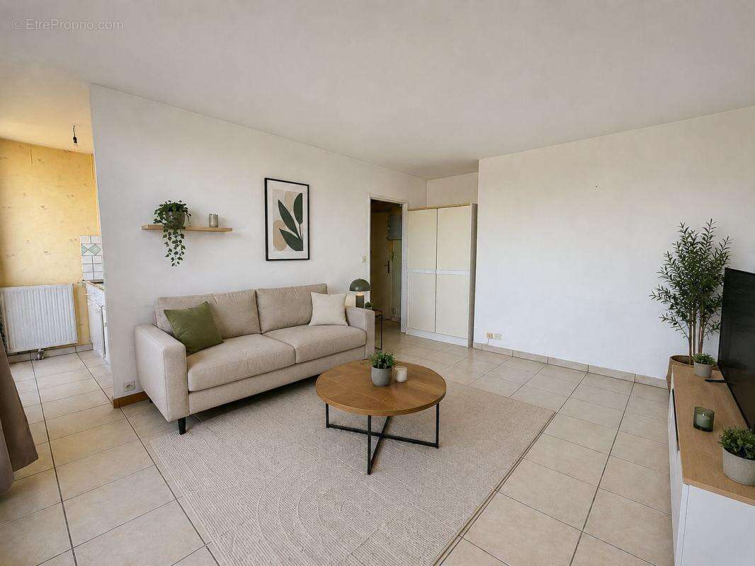Studio avec balcon, ascenseur et parking - photo 2