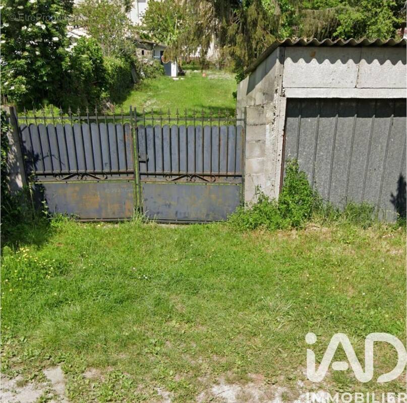 Photo 1 - Terrain à CARBON-BLANC