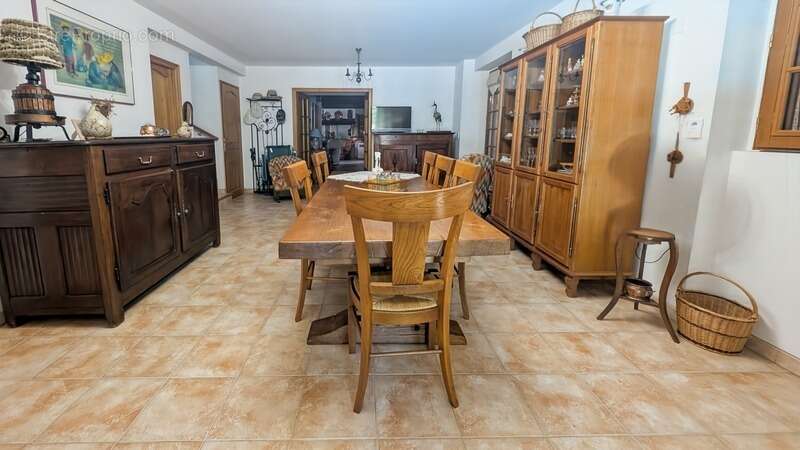 Propriété de caractère, piscine et dépendances - photo 4