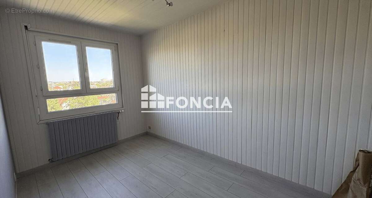 Appartement à SARTROUVILLE