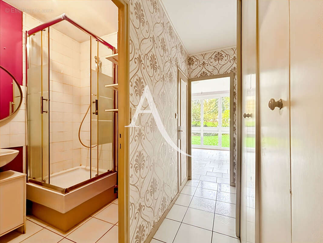 Appartement à FONTENAY-LE-FLEURY