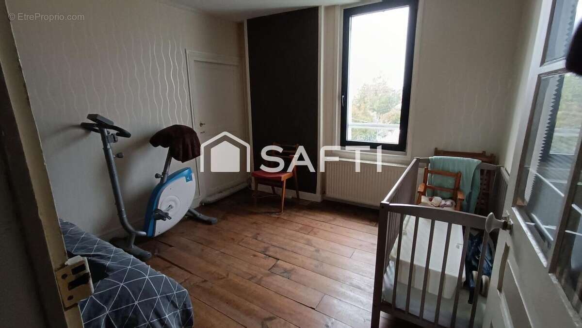 Maison 156 m² à Lavaveix-Les-Mines  - photo 8