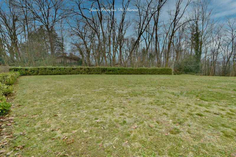 Terrain à PERRIGNIER