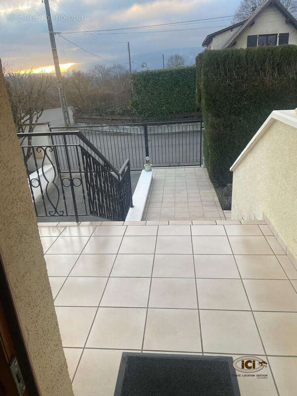 Maison à CRANVES-SALES