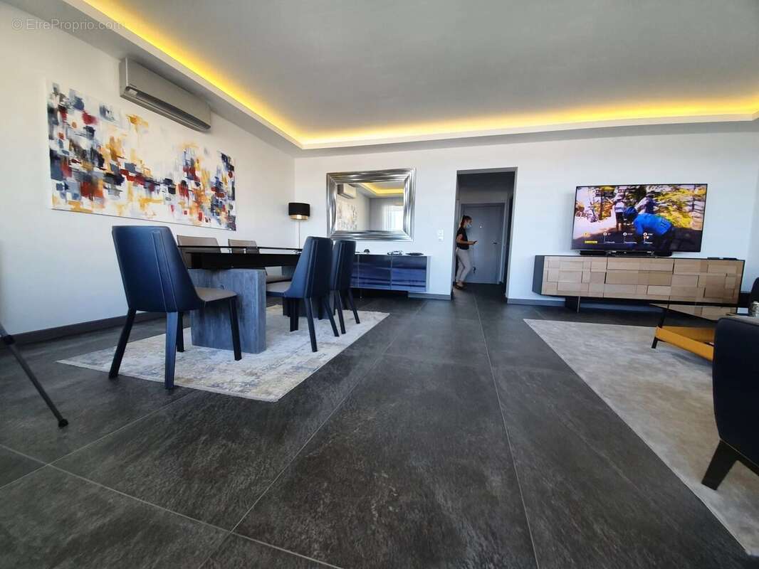 Appartement à VILLENEUVE-LOUBET