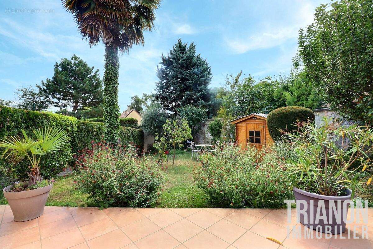 Maison à CHANTELOUP-LES-VIGNES