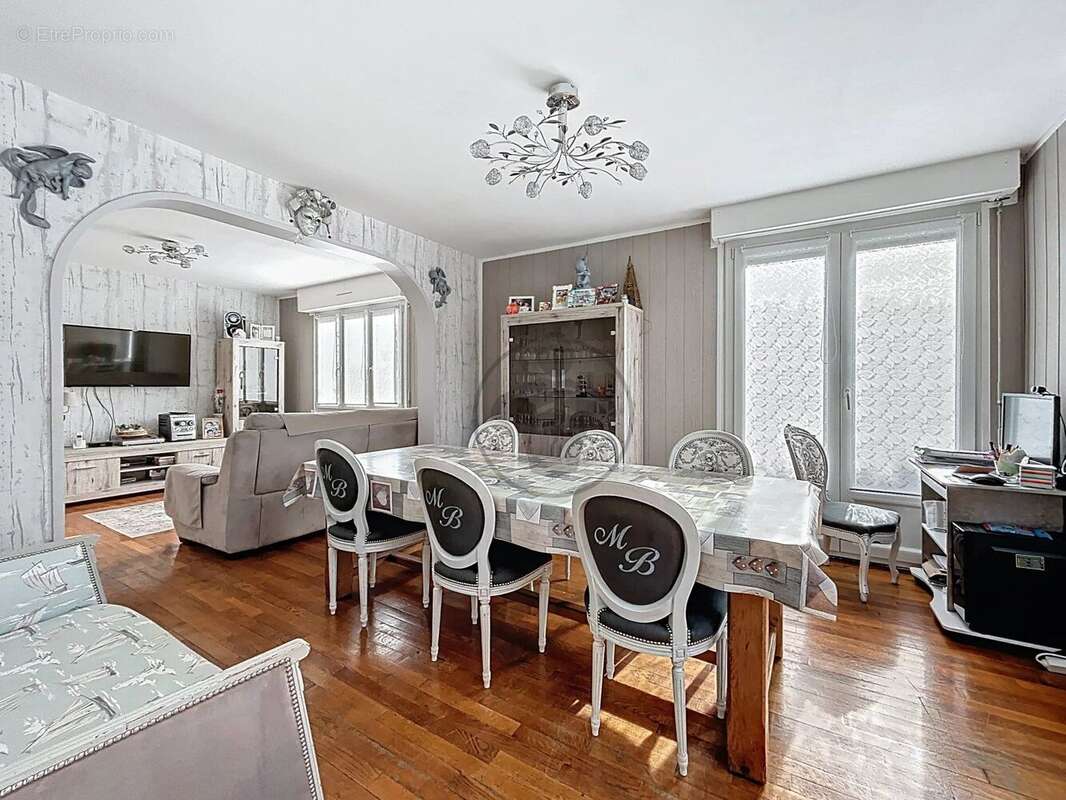 Maison à SAINT-QUENTIN