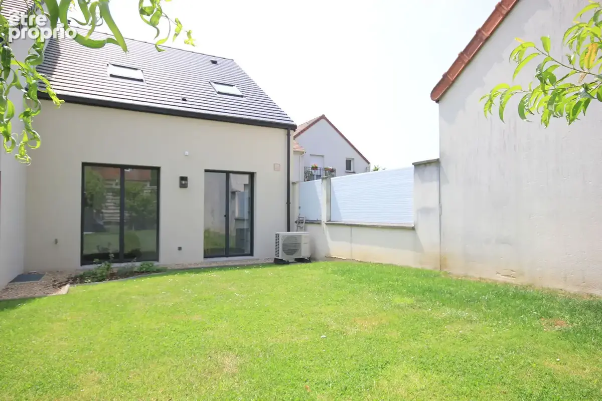 Maison Coignieres 5 pièce(s) 90 m2 - photo 12