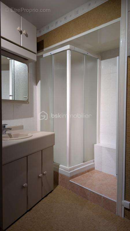Appartement T3 - Avenue de Royat - photo 9