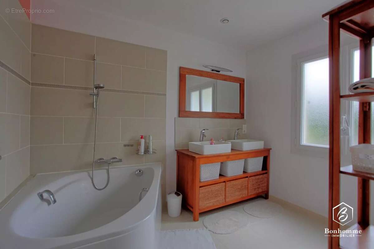 Maison à SAINT-MEDARD-D&#039;EYRANS