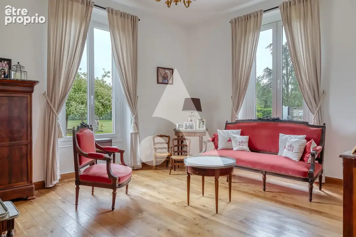Maison de maître du XIX ème siècle  au coeur d'un parc de 3743m2 - photo 5