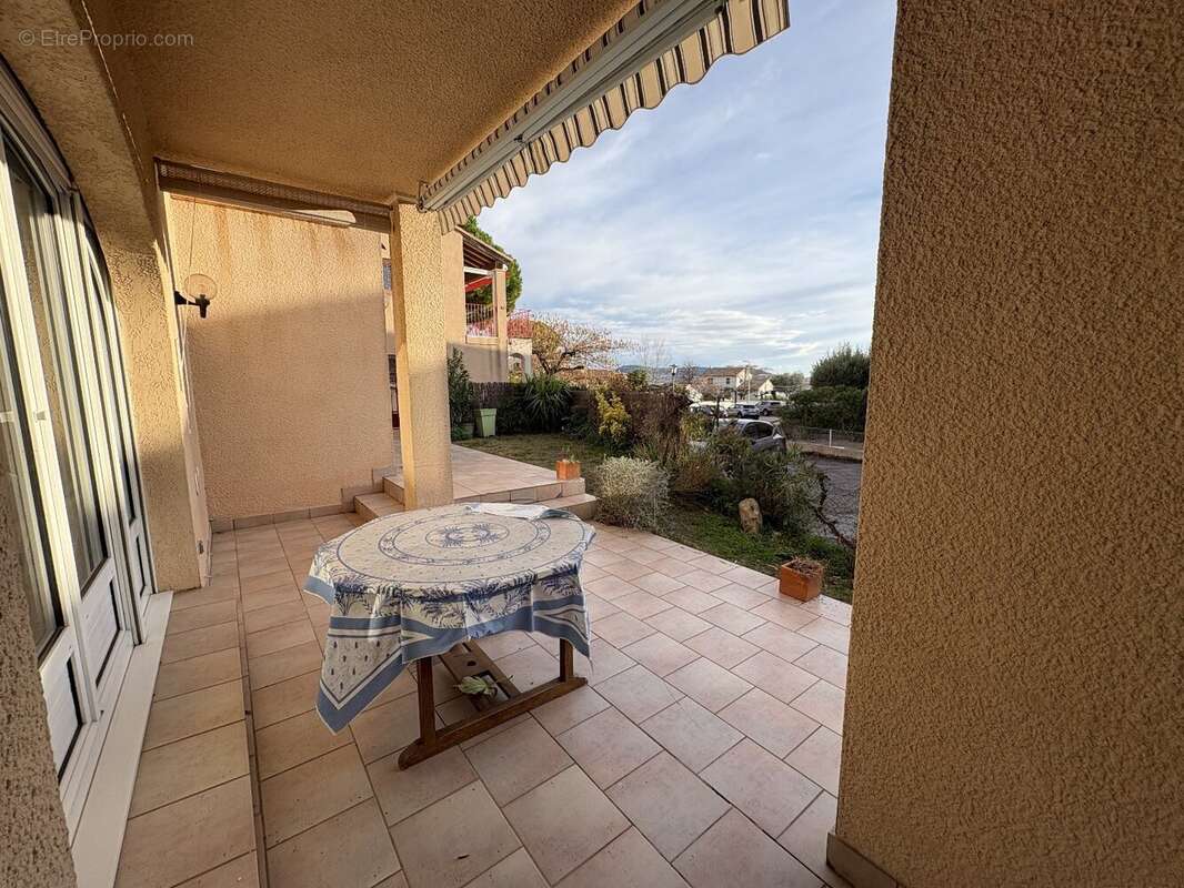 Appartement à BOUZIGUES