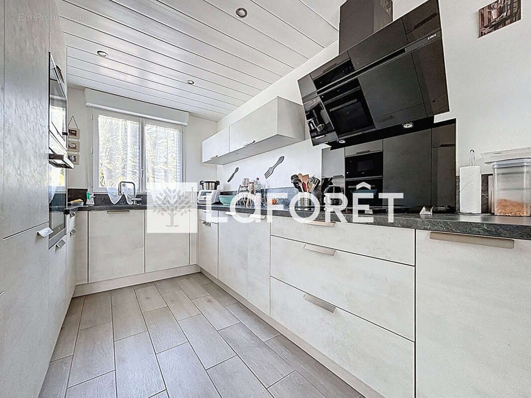 Maison à SAINT-FARGEAU-PONTHIERRY