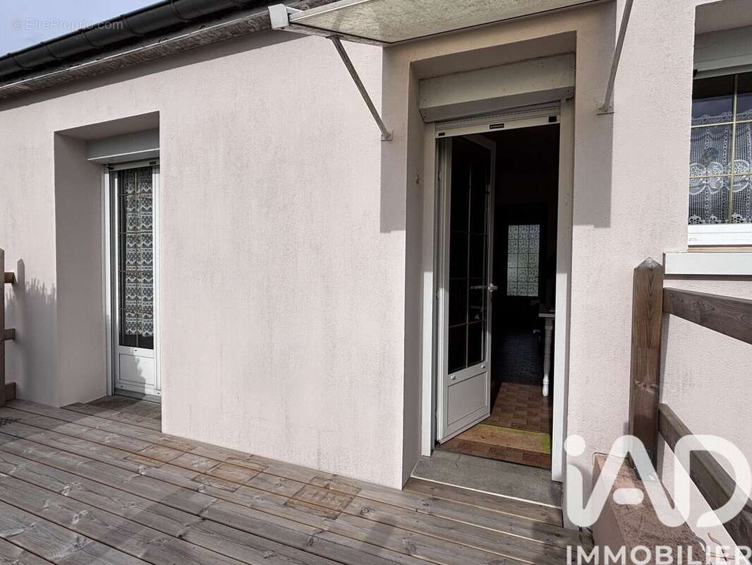 Maison 75 m² à Ernee  - photo 3