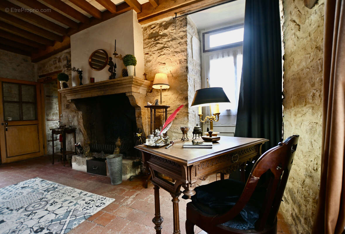 Maison à NEUFFONTAINES