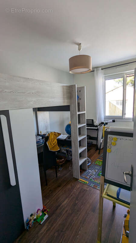 Appartement à ONET-LE-CHATEAU