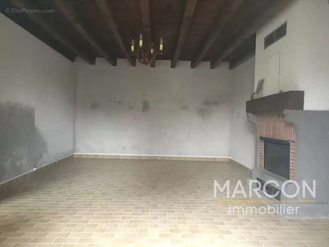 Maison à SAINT-MERD-LA-BREUILLE