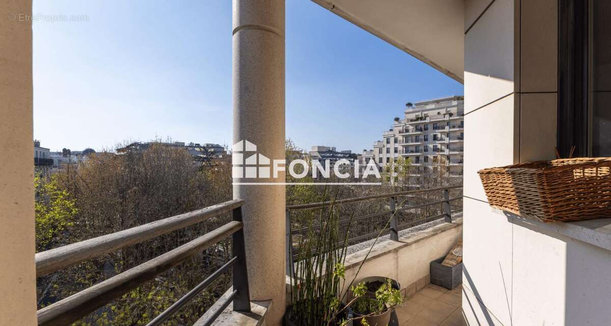 Appartement à LEVALLOIS-PERRET