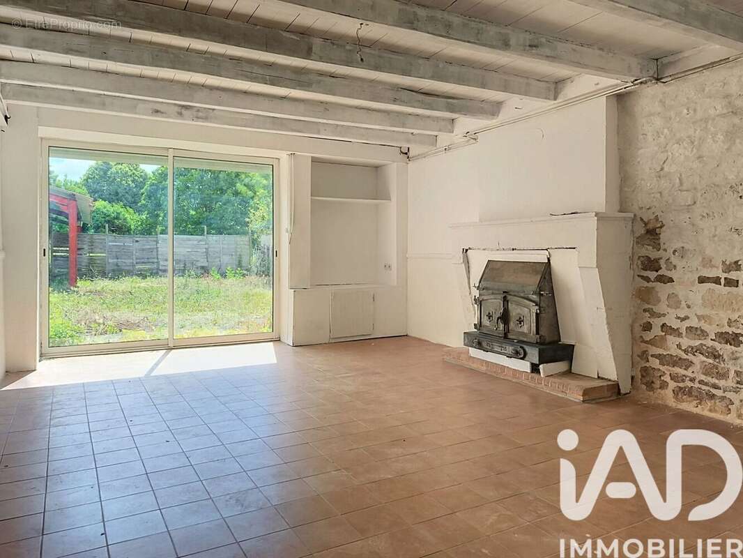 Maison 125 m² à Doeuil-Sur-Le-Mignon  - photo 8