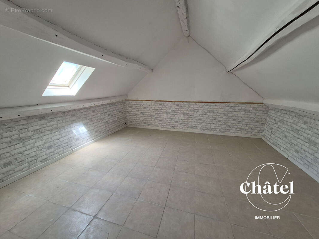 Maison à CIRES-LES-MELLO