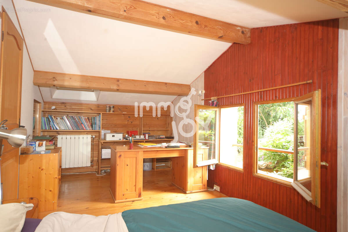 Miremont, ensemble de 2 maisons, l'une de 51 m2 avec jardin et garage, l'autre de 76 m2 à restaurer - photo 8
