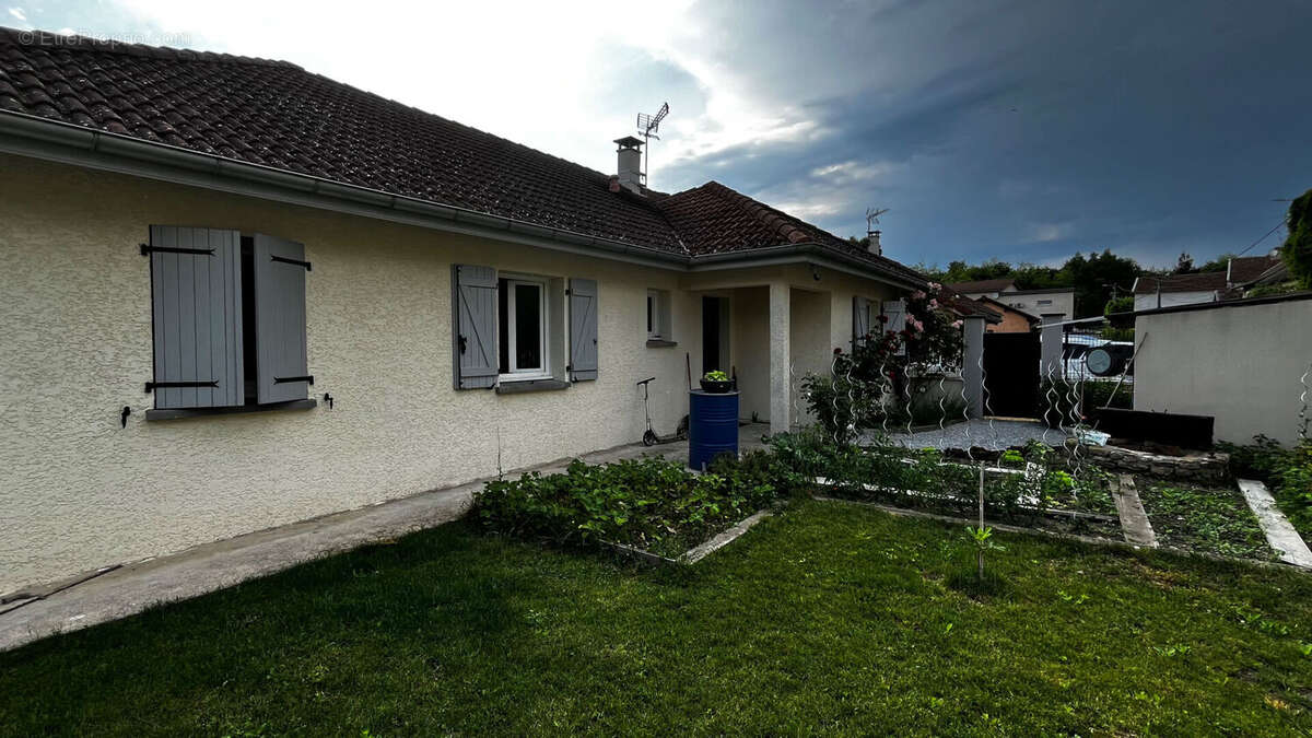 Maison à SOLEYMIEU