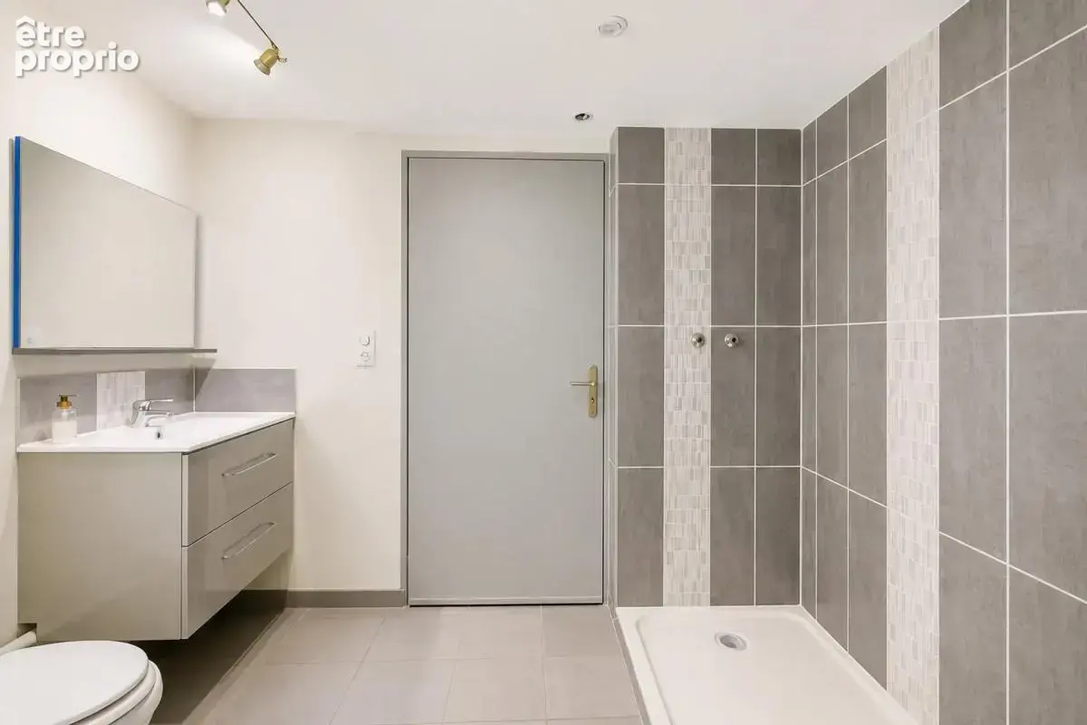Maison de 8 pièces de 190.27 m² à Saint-Pierre-des-Corps - photo 13