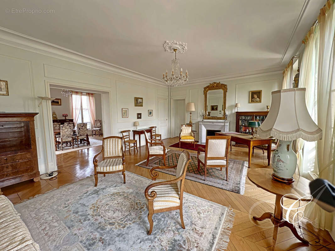 Appartement à VERSAILLES