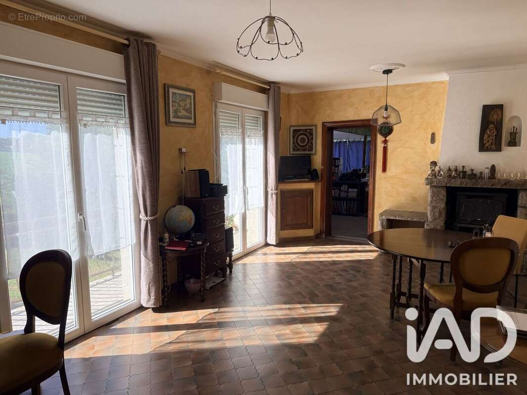Maison 148 m² à Guern  - photo 4