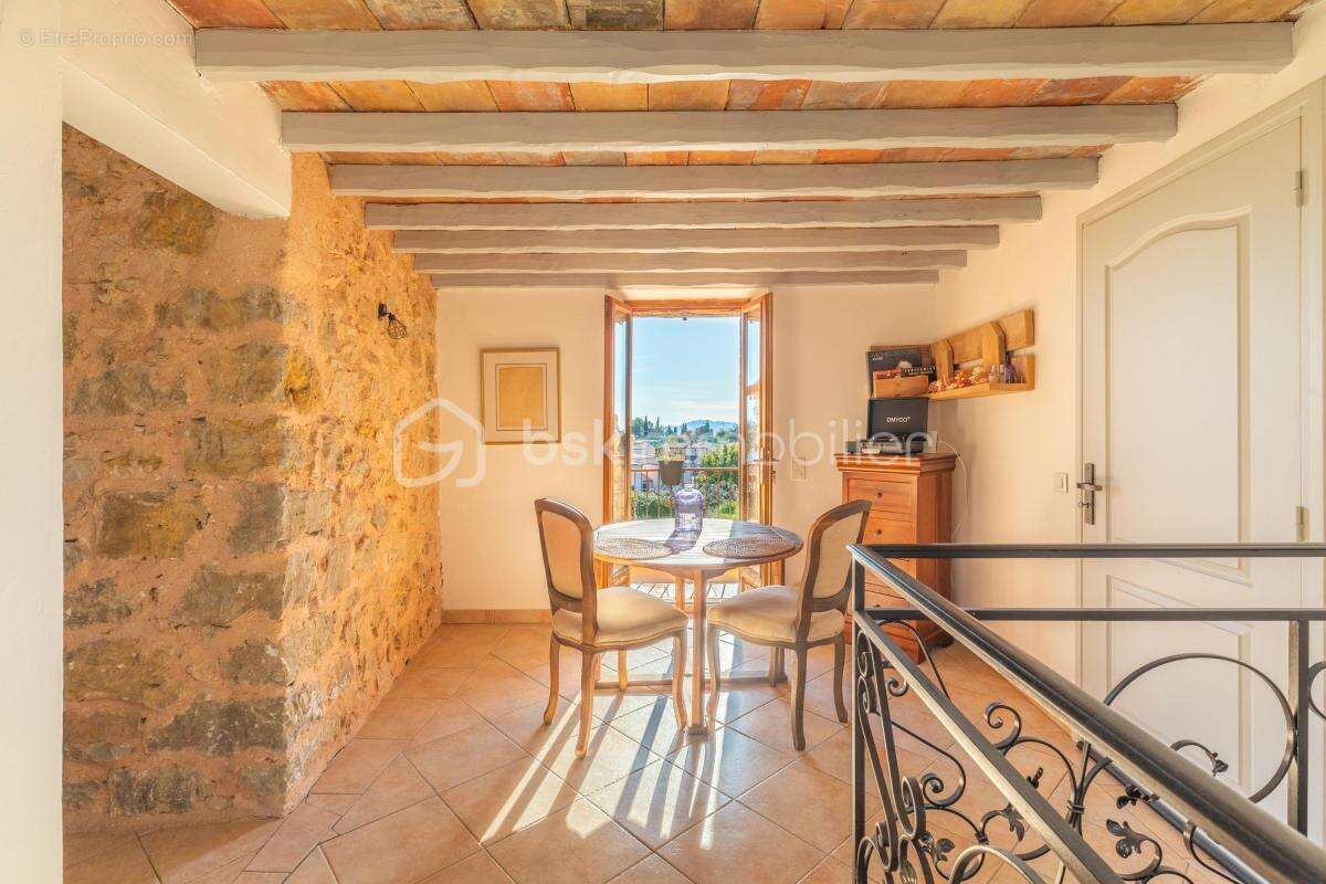 Maison à MONTAUROUX