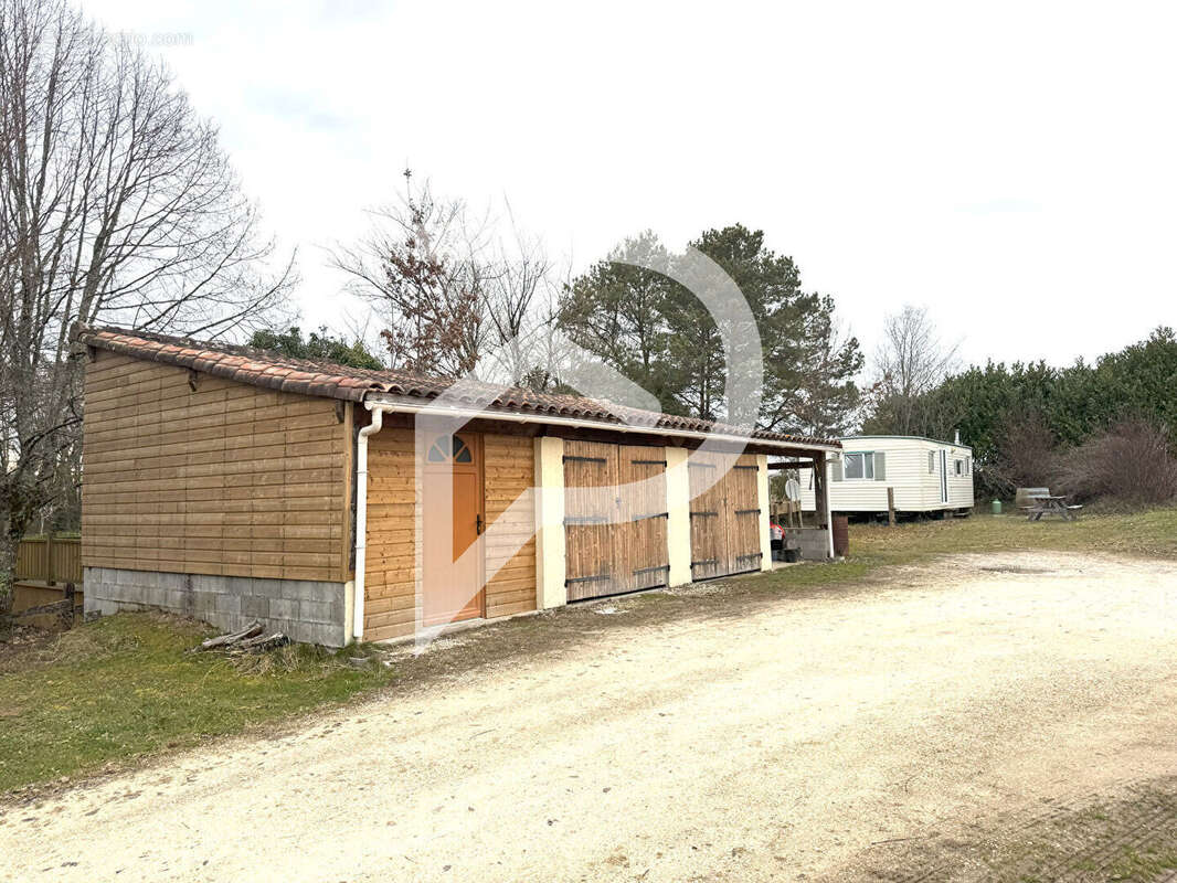 Maison à LA CHAPELLE-AUBAREIL