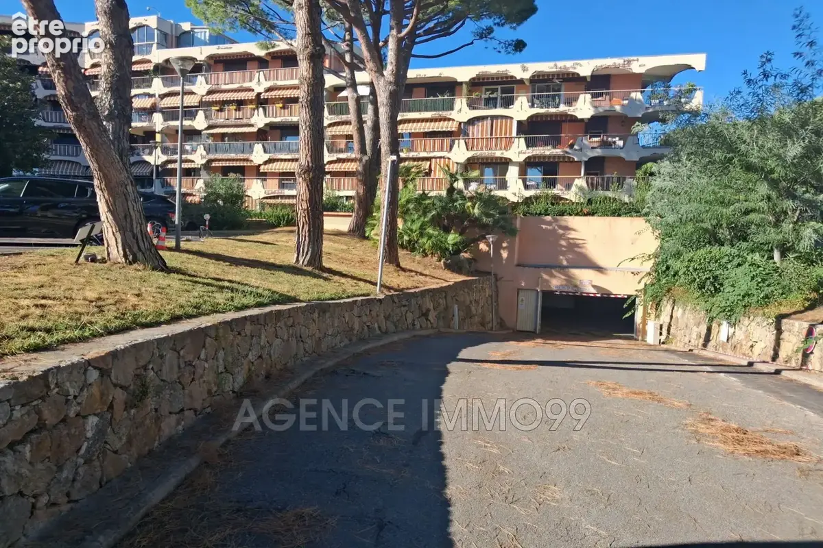 Parking 17 m² à Mandelieu-La-Napoule  - photo 2
