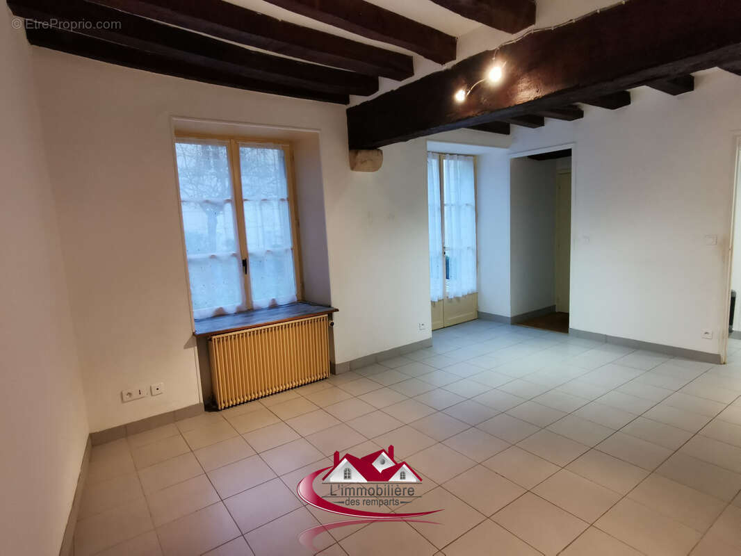Appartement à HOUDAN