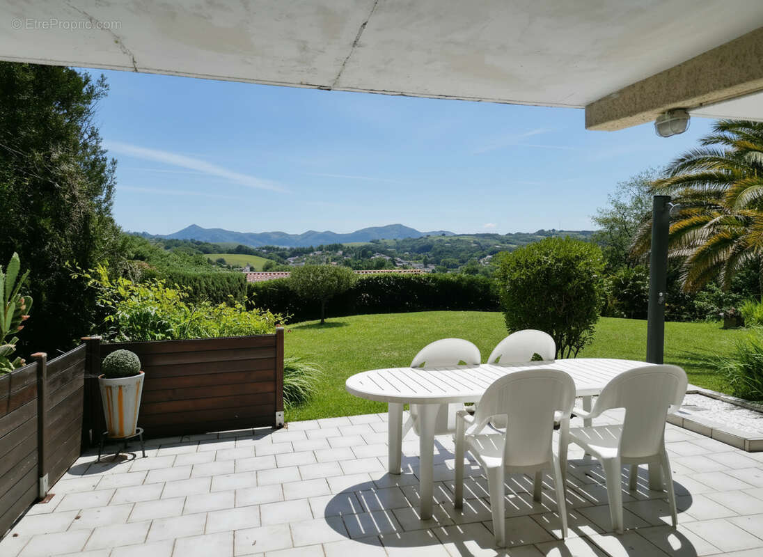 HERRIBISTA Maison Saint Pée Sur Nivelle T7  avec vue panoramique - photo 8